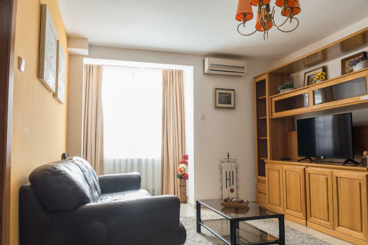 Maxxy Apartments Bucharest Exterior photo